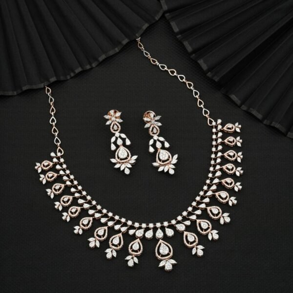 Crystal necklace set